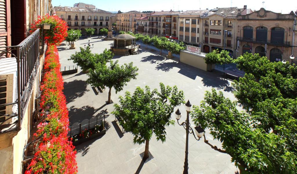 Hostal Arotza Tafalla Exterior foto